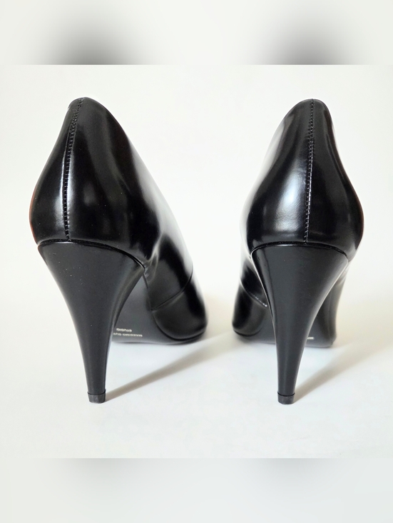 Massimo Dutti STUDIO | Pointed Toe Architectural Heel Pumps | 90s Minimalism - Picture 8 of 13